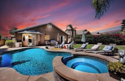 Bermuda Dunes House | Desert Oasis -Entire house