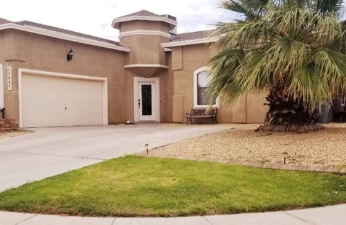 Biggs Field House | DESERT OASIS - ENTIRE BEAUTIFUL HOME!!