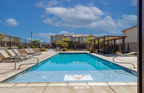 Washington House | Desert Oasis Hot Tub, Fire Pit, Pool,
