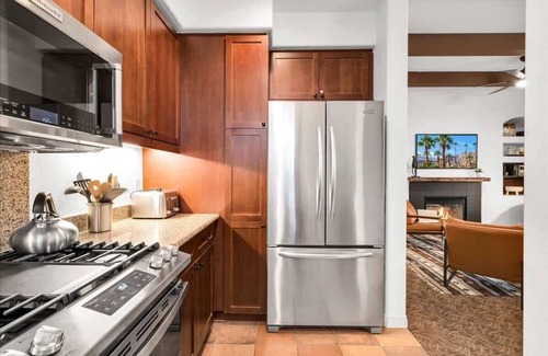 La Quinta Apartment | Desert Retreat in Prime Location Legacy Villas #A