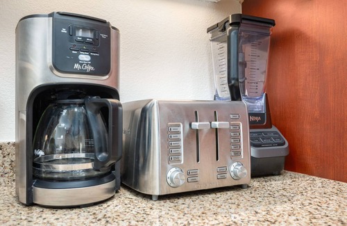 La Quinta Apartment | Desert Retreat in Prime Location Legacy Villas #A