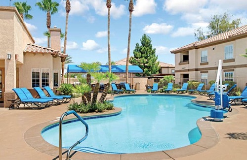 Las Vegas Condo | Desert Retreat Resort 1 br suite Friday check-in