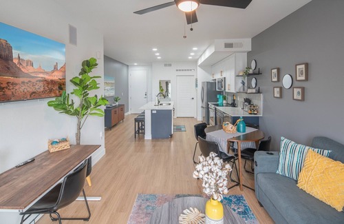 Desert View Village Condo | Desert Ridge | Pool + Gym + Dining + Shopping