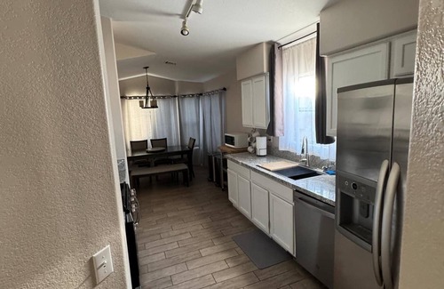 Tucson House | Desert Rose is a spacious 3 bedroom 2 bath house close to downtown