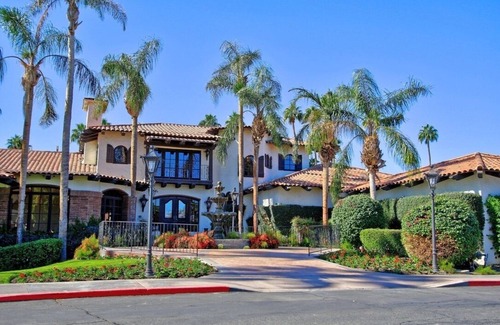 Palm Desert Condo | Desert sensation with beautiful views on golf course!