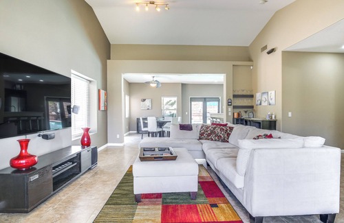Vista Norte House | Desert Sophistication: Saltwater Pool, Spa, Cabana