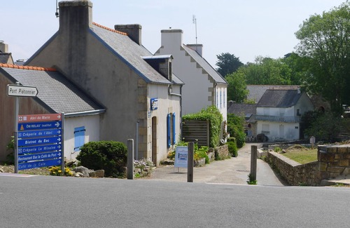 Saint-Marine Apartment | Design apartment, classified 3 stars, direct access to the old port of Ste Marine