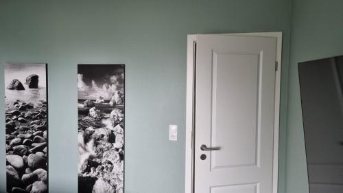 Falkensee Apartment | Design Apartment, Klimaanlage, eigener Parkplatz, NETFLIX, DominosPizza, Wallbox