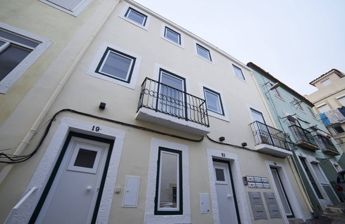 Pena Apartment | Design apartment with A/C, wifi, small outside patio and 500m from city cente