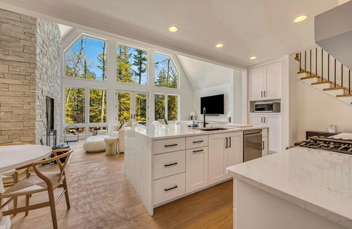 Sturgeon Bay House | Design-Forward Lakefront Home With Private Shoreline