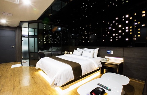 Pohang Hotel | Design Hotel 2ne1 Jukdo Market Pohang
