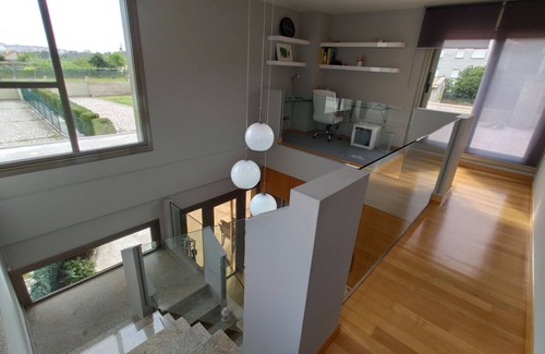 Sanxenxo Ski Chalet | Design house with pool.