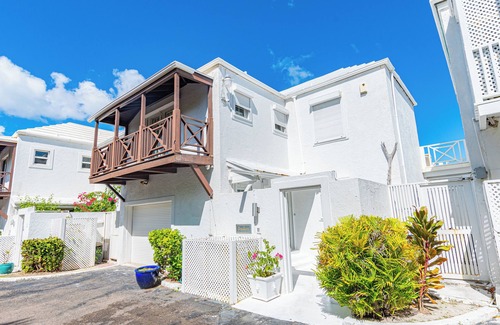 Nassau Villa | Design Oceanfront Villa - Privat Pool - Gated Community 10 Guests