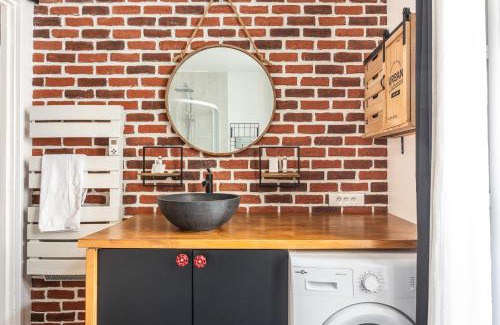 Necker Apartment | Design Studio near metro and Eiffel Tower