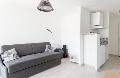 Lodi Apartment | Design studio with BALCONY in MARSEILLE