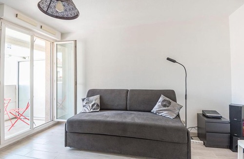 Lodi Apartment | Design studio with BALCONY in MARSEILLE