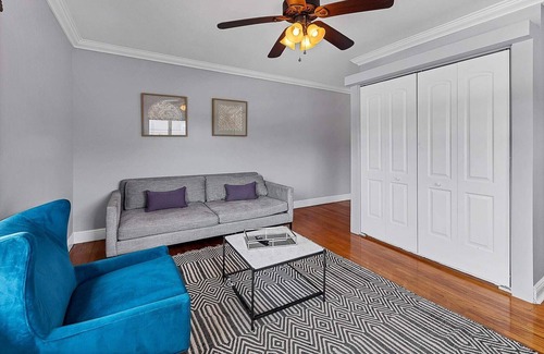 Virginia Park Apartment | Designed 1BR with Garden in Tampa Virginia Park