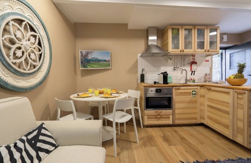 Lordelo do Ouro e Massarelos Apartment | Designed Flat w/Mezzanine and Terrace