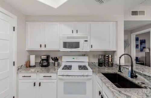 Villa De Paz Condo | Designer 2BD/2BA in Gated Resort w/Pool & Gym