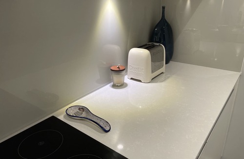 St. Pancras and Somers Town Apartment | Designer apartment ideal for remote working in Central London