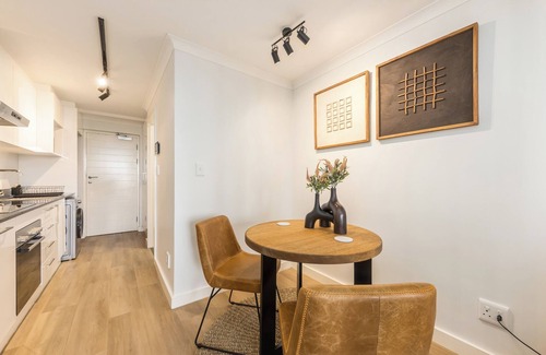 Claremont Apartment | Designer Apartment | Mountain Views and Rooftop Pool