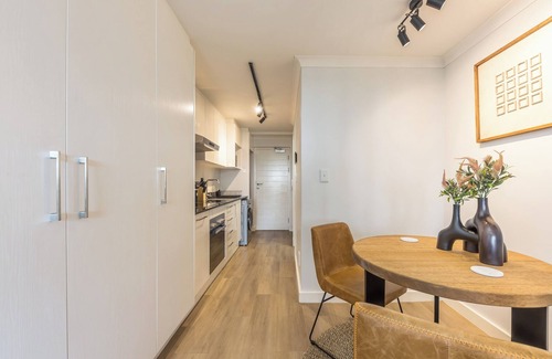 Claremont Apartment | Designer Apartment | Mountain Views and Rooftop Pool