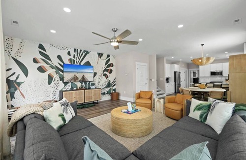 Garden City House | Designer Beach Retreat w/Pool-The Blue Palm
