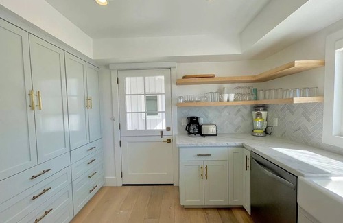 Oxnard House | Designer Beachfront Home on the Sand
