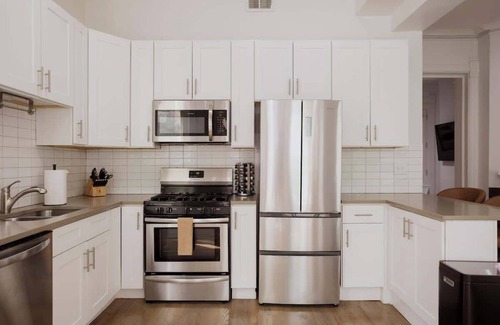 Rush and Division Apartment | Designer Combo 2E & 2W | Heart of Gold Coast/River North