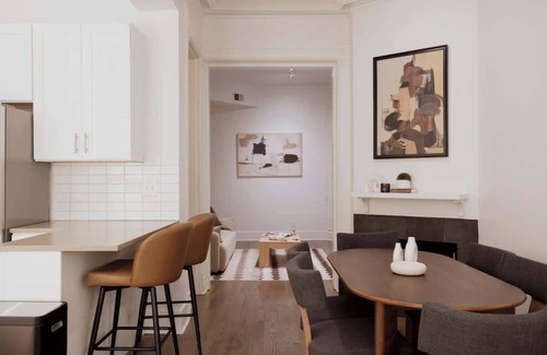 Rush and Division Apartment | Designer Combo 2E & 2W | Heart of Gold Coast/River North