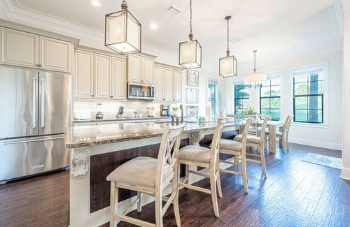 Villa Lago House | Designer Golf View Beach Home with 6 Seat Golf Cart