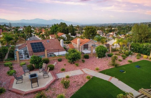 Rowland Heights House | Designer Home｜Near Disney｜Views & BBQ｜More in LA