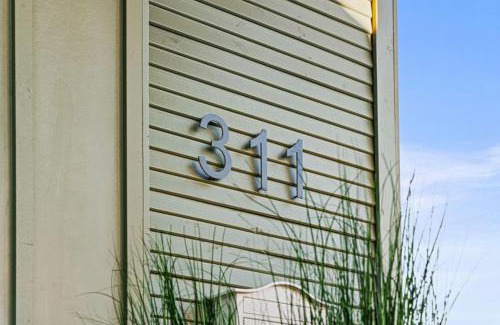 King William House | Designer Home, Walk to River