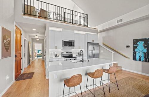 King William House | Designer Home, Walk to River