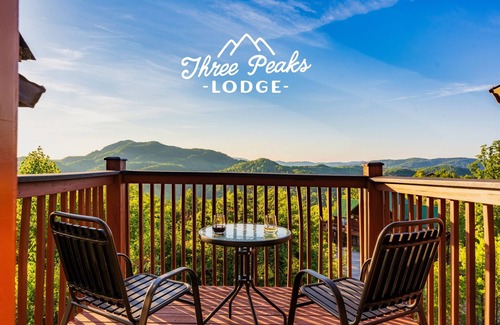 Wears Valley Cabin | Designer Lodge/Stunning Views/Heated Pool/Spa/Firepit/Games