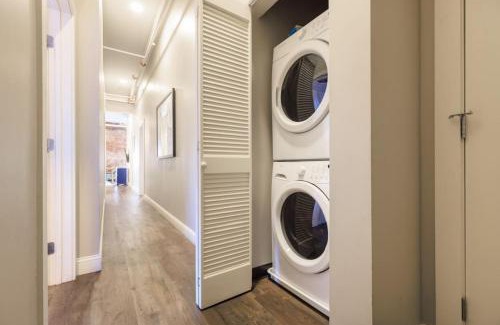 Downtown Boston Apartment | Designer Lux 4 bed Loft Steps to the State House