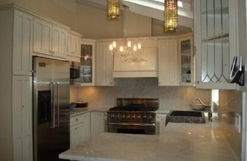 East Hampton House | Designer own Chic Hampton Retreat has stunning water views!