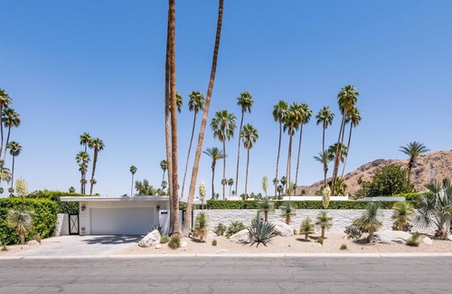 Indian Canyon House | Designer Perfect - 30 Day Minimum