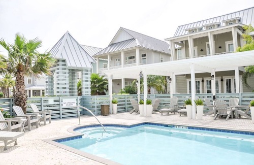 Cinnamon Shore House | Designer, Pet-Friendly Home@Cinnamon Shore w/Access to Great Amenities!