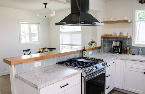 Del Aire House | Designer Remodel 3 bed/2 bath Beach House Near LAX