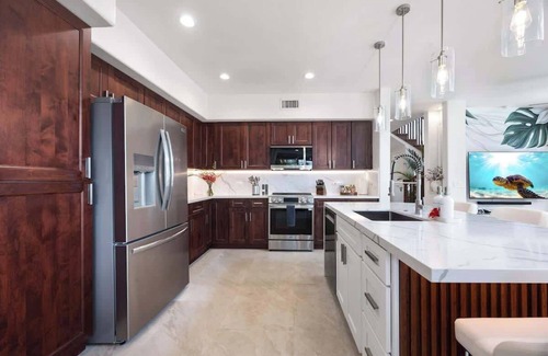 Kamuela House | Designer Remodel | Kings + Sunset + Murals + Aloha