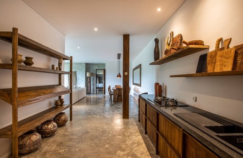 Pejeng Kawan Apartment | Designer's Gem - 2BR Suite, Ubud