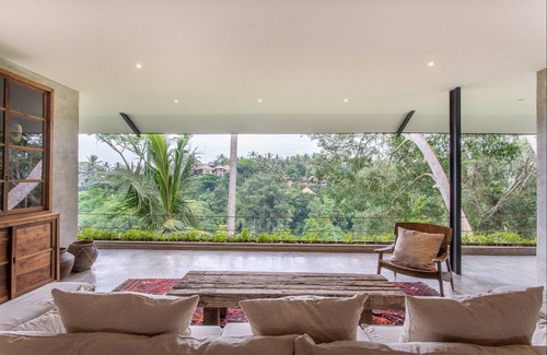 Pejeng Kawan Apartment | Designer's Gem - 2BR Suite, Ubud