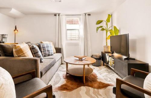 West Colfax Apartment | Designer's Lake Lounge