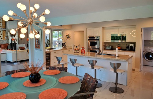 Twin Palms House | Designer Style And Comfort With Privacy and Huge Pool!