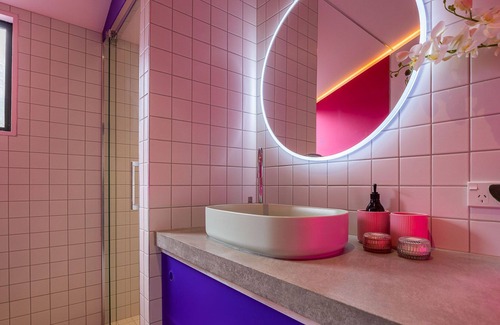 Wanaka Apartment | Designers dream apartment - views, pool & spa
