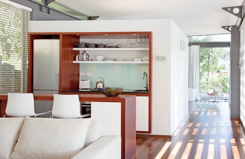 Cape Town City Centre Apartment | Designers Studio Apartment with Stunning Views on Cape Town
