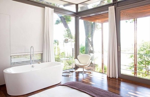 Cape Town City Centre Apartment | Designers Studio Apartment with Stunning Views on Cape Town