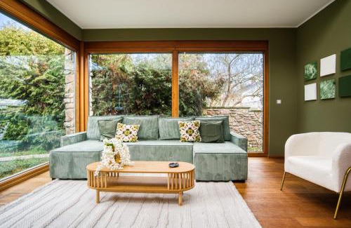 Ruedesheim am Rhein House | Designhaus - WHIRLPOOL - TERRASSE - GARAGE - 10 PERSONEN - AUFZUG - KÜCHE - FAMILIENFREUNDLICH - WIFI - NETFLIX