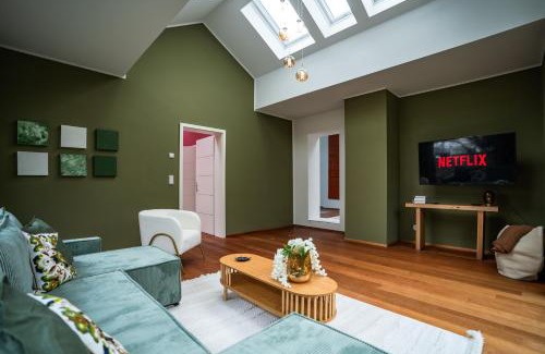 Ruedesheim am Rhein House | Designhaus - WHIRLPOOL - TERRASSE - GARAGE - 10 PERSONEN - AUFZUG - KÜCHE - FAMILIENFREUNDLICH - WIFI - NETFLIX